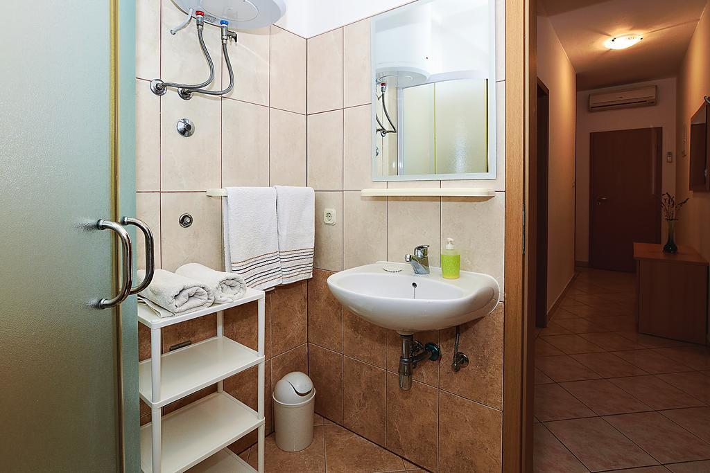 Apartments Lucija Sukošan Exterior foto